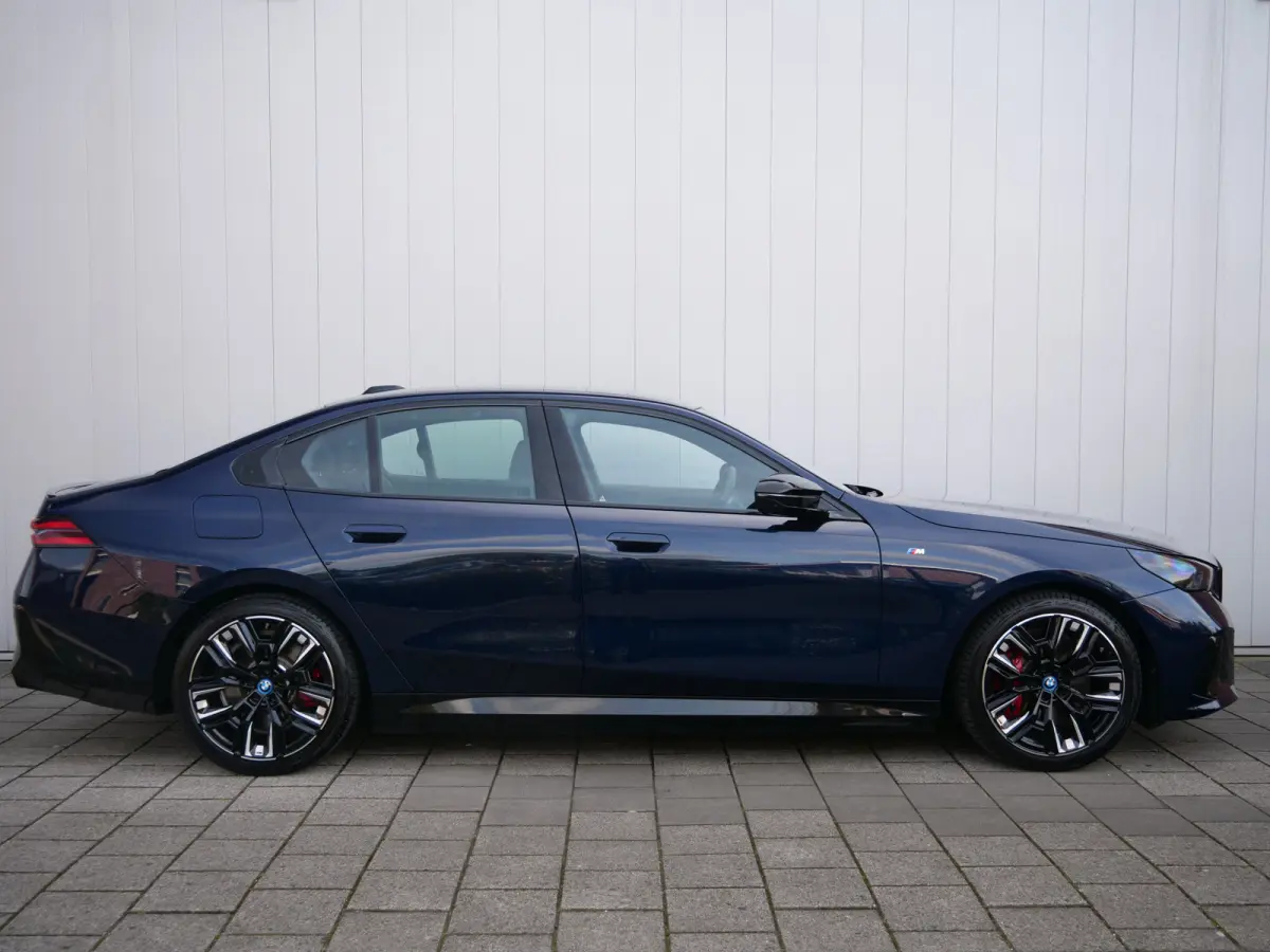 M60 xDrive 84 kWh 601 Pk Automaat M-sport pro / Navi / DAB / Apple Carplay / Camera / SOH 95,8%