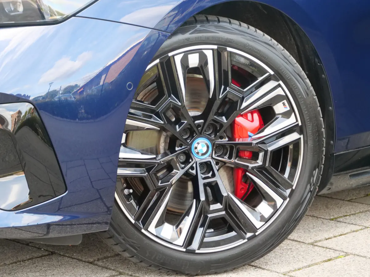 M60 xDrive 84 kWh 601 Pk Automaat M-sport pro / Navi / DAB / Apple Carplay / Camera / SOH 95,8%