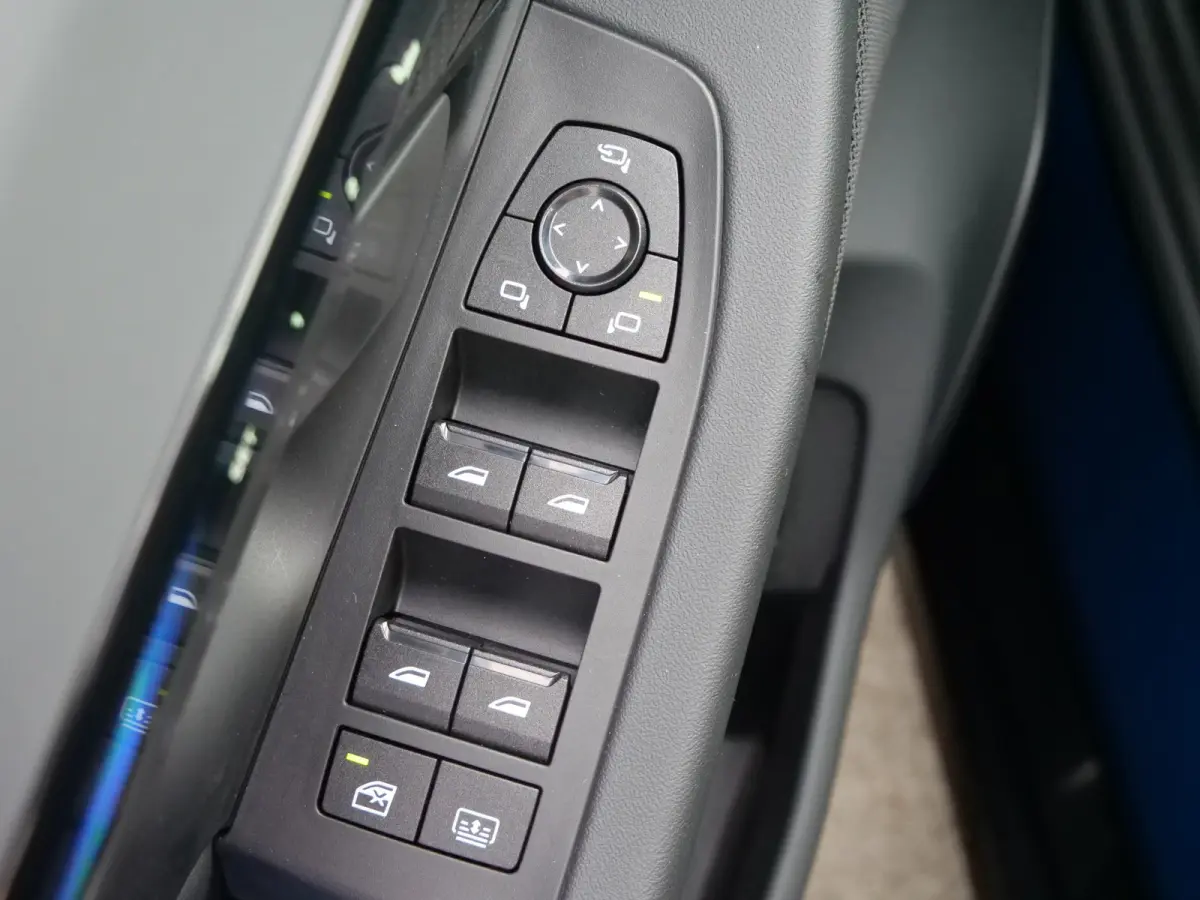 M60 xDrive 84 kWh 601 Pk Automaat M-sport pro / Navi / DAB / Apple Carplay / Camera / SOH 95,8%