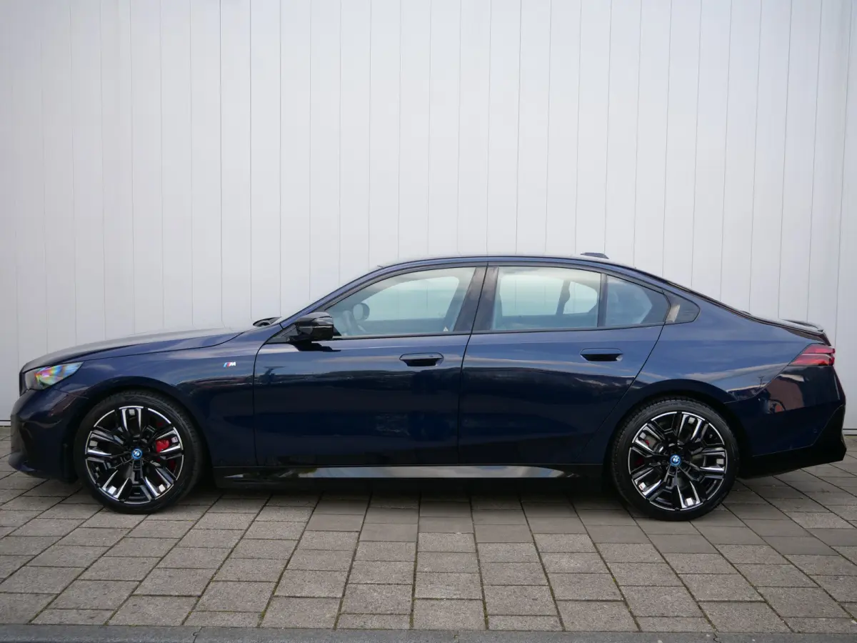 M60 xDrive 84 kWh 601 Pk Automaat M-sport pro / Navi / DAB / Apple Carplay / Camera / SOH 95,8%