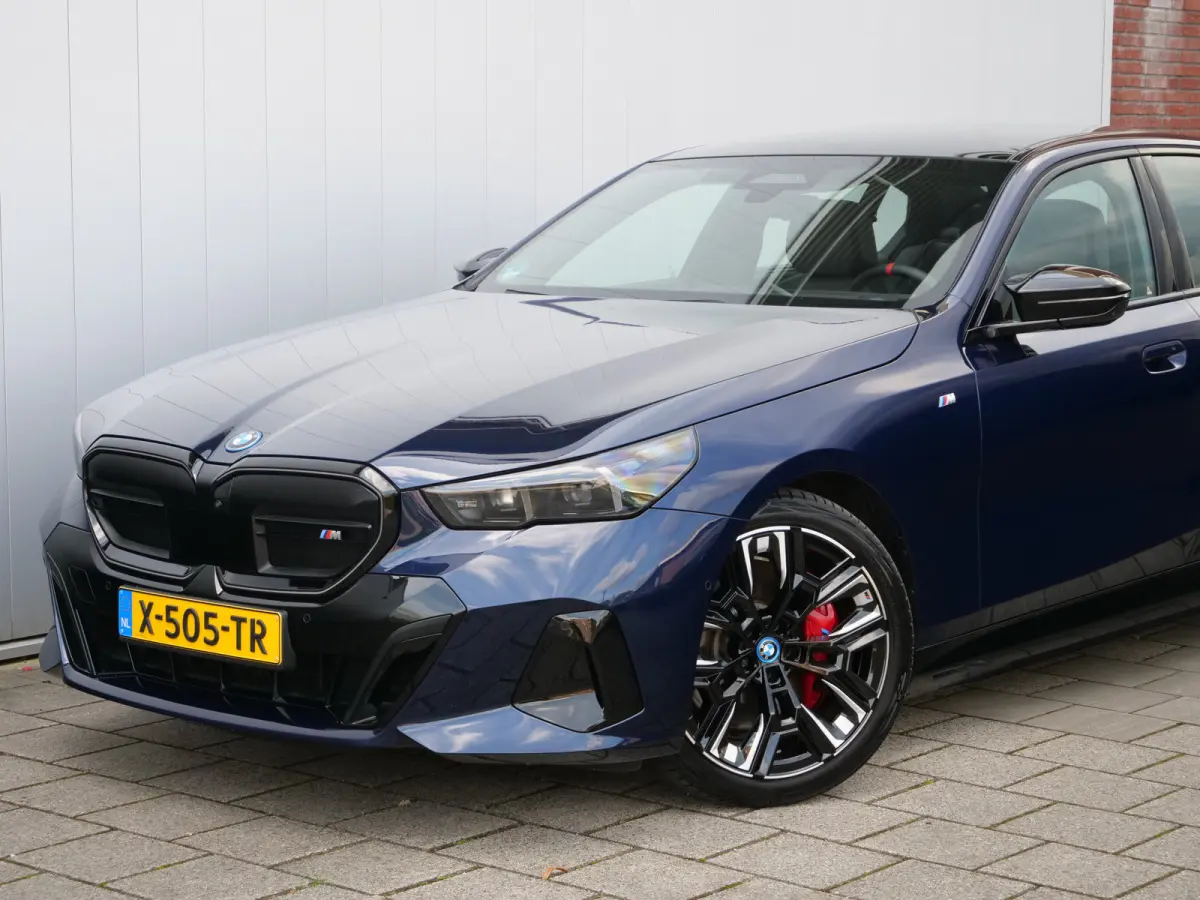 M60 xDrive 84 kWh 601 Pk Automaat M-sport pro / Navi / DAB / Apple Carplay / Camera / SOH 95,8%