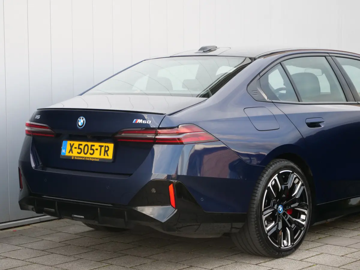 M60 xDrive 84 kWh 601 Pk Automaat M-sport pro / Navi / DAB / Apple Carplay / Camera / SOH 95,8%