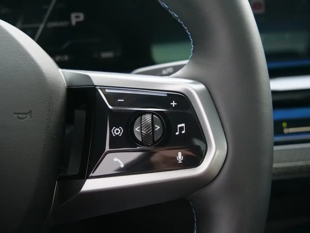 M60 xDrive 84 kWh 601 Pk Automaat M-sport pro / Navi / DAB / Apple Carplay / Camera / SOH 95,8%
