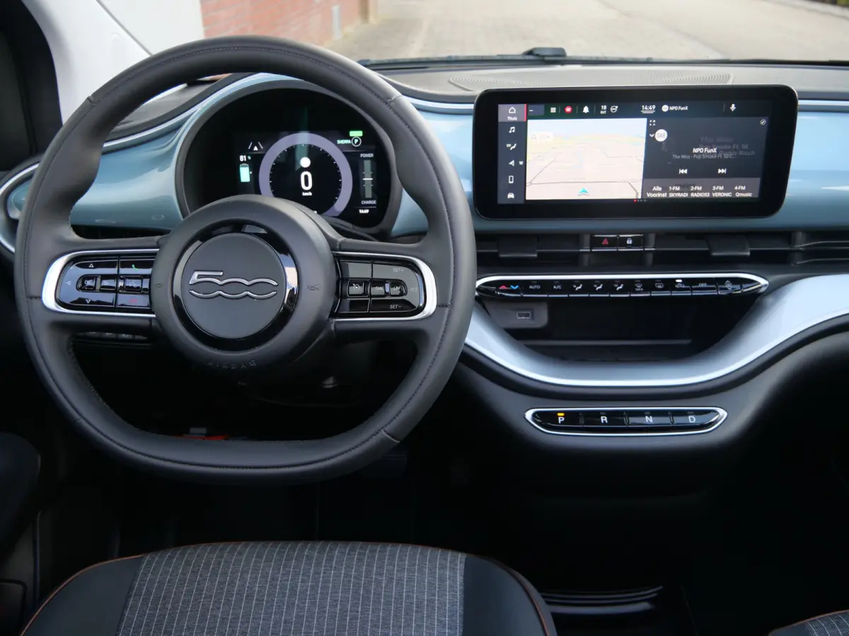 RED 42 kWh 118 Pk Automaat Navi / DAB / Apple Carplay / SOH 94,1 %