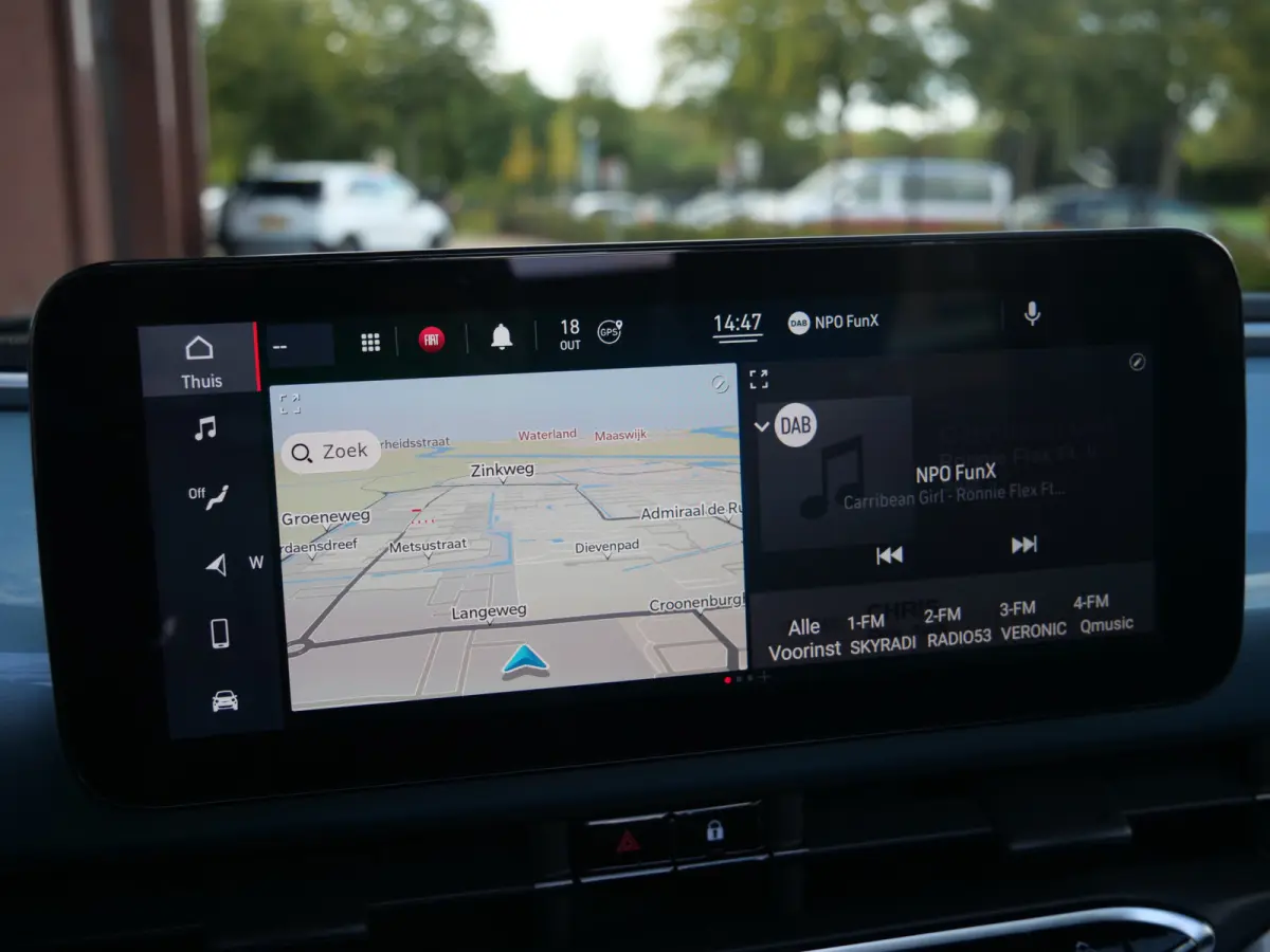 RED 42 kWh 118 Pk Automaat Navi / DAB / Apple Carplay / SOH 94,1 %