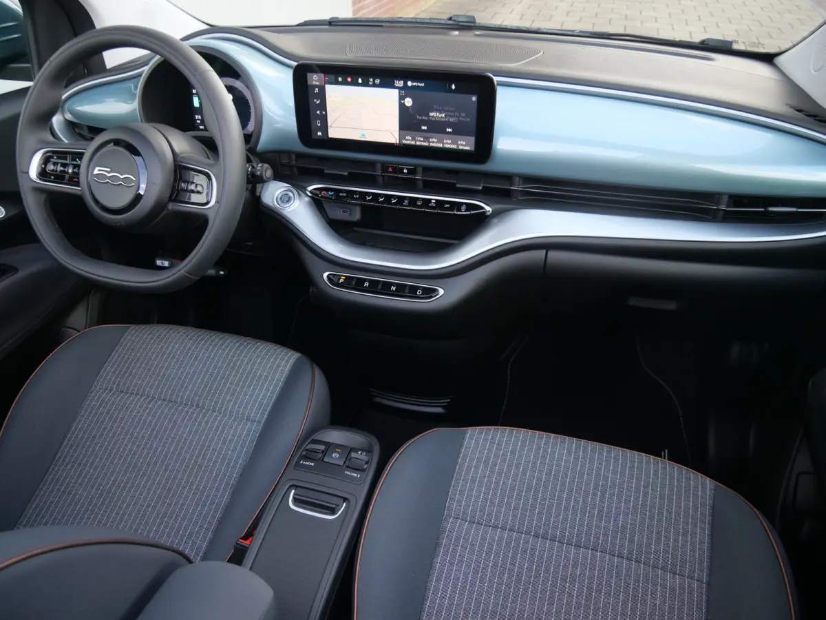 RED 42 kWh 118 Pk Automaat Navi / DAB / Apple Carplay / SOH 94,1 %