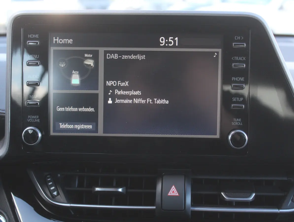 1.8 Hybrid Business CLIMATE | CARPLAY | ADAPCRUISE | DAB | LED | LMV17 | CAMERA | ABS/ASR