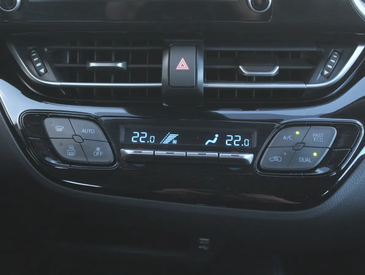1.8 Hybrid Business CLIMATE | CARPLAY | ADAPCRUISE | DAB | LED | LMV17 | CAMERA | ABS/ASR
