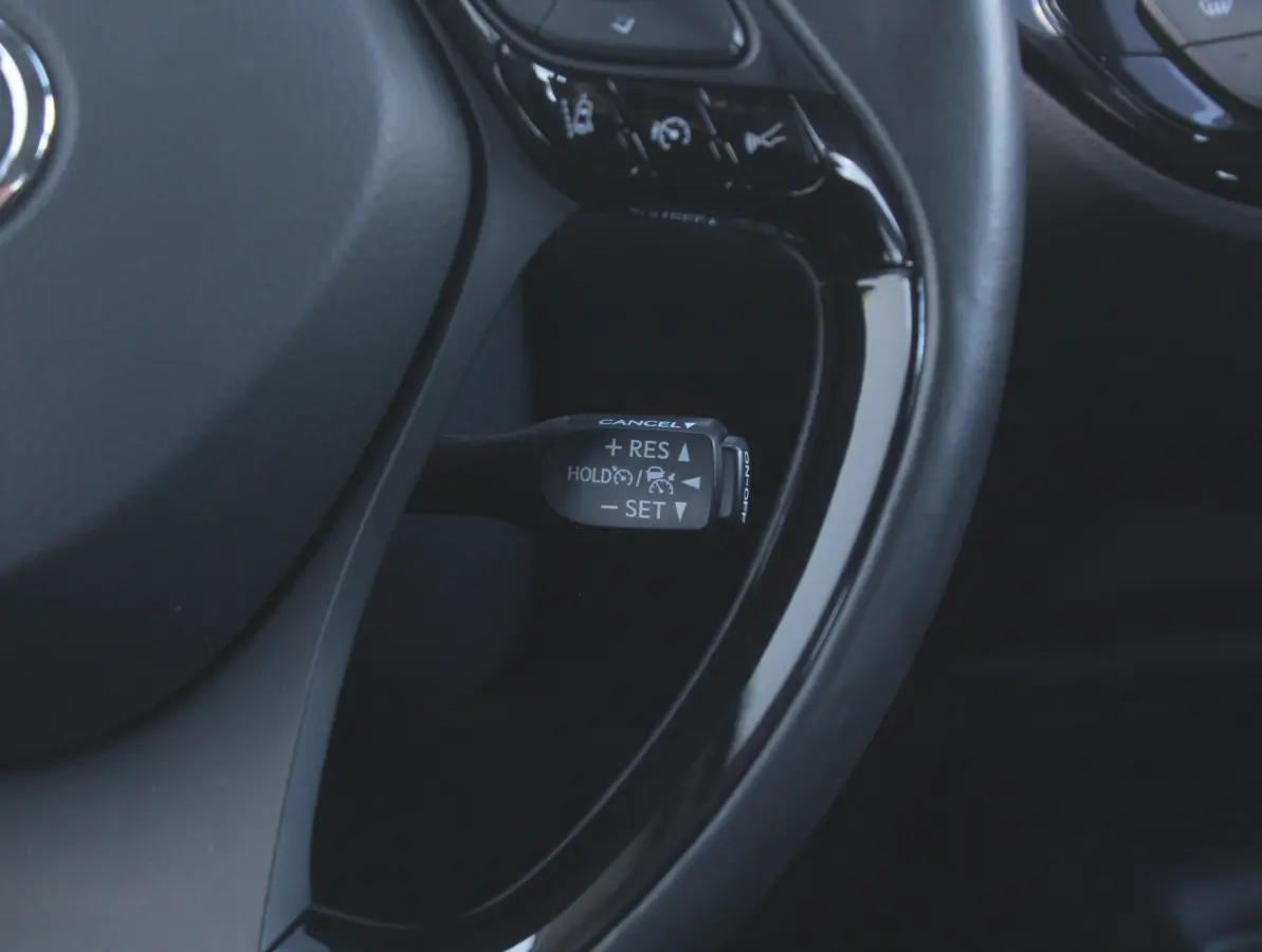 1.8 Hybrid Business CLIMATE | CARPLAY | ADAPCRUISE | DAB | LED | LMV17 | CAMERA | ABS/ASR