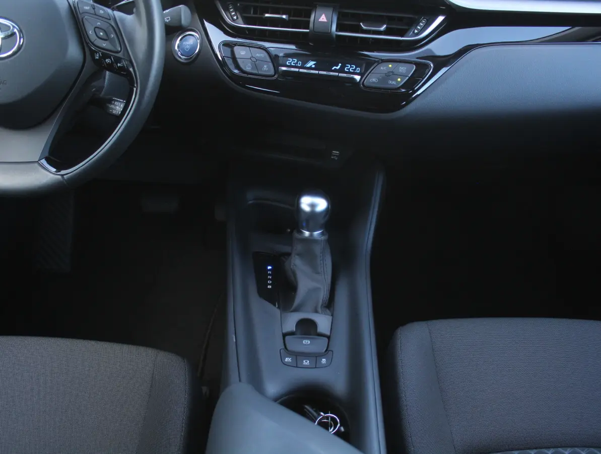 1.8 Hybrid Business CLIMATE | CARPLAY | ADAPCRUISE | DAB | LED | LMV17 | CAMERA | ABS/ASR