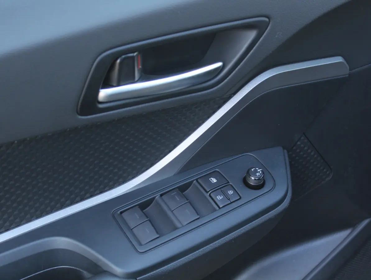 1.8 Hybrid Business CLIMATE | CARPLAY | ADAPCRUISE | DAB | LED | LMV17 | CAMERA | ABS/ASR