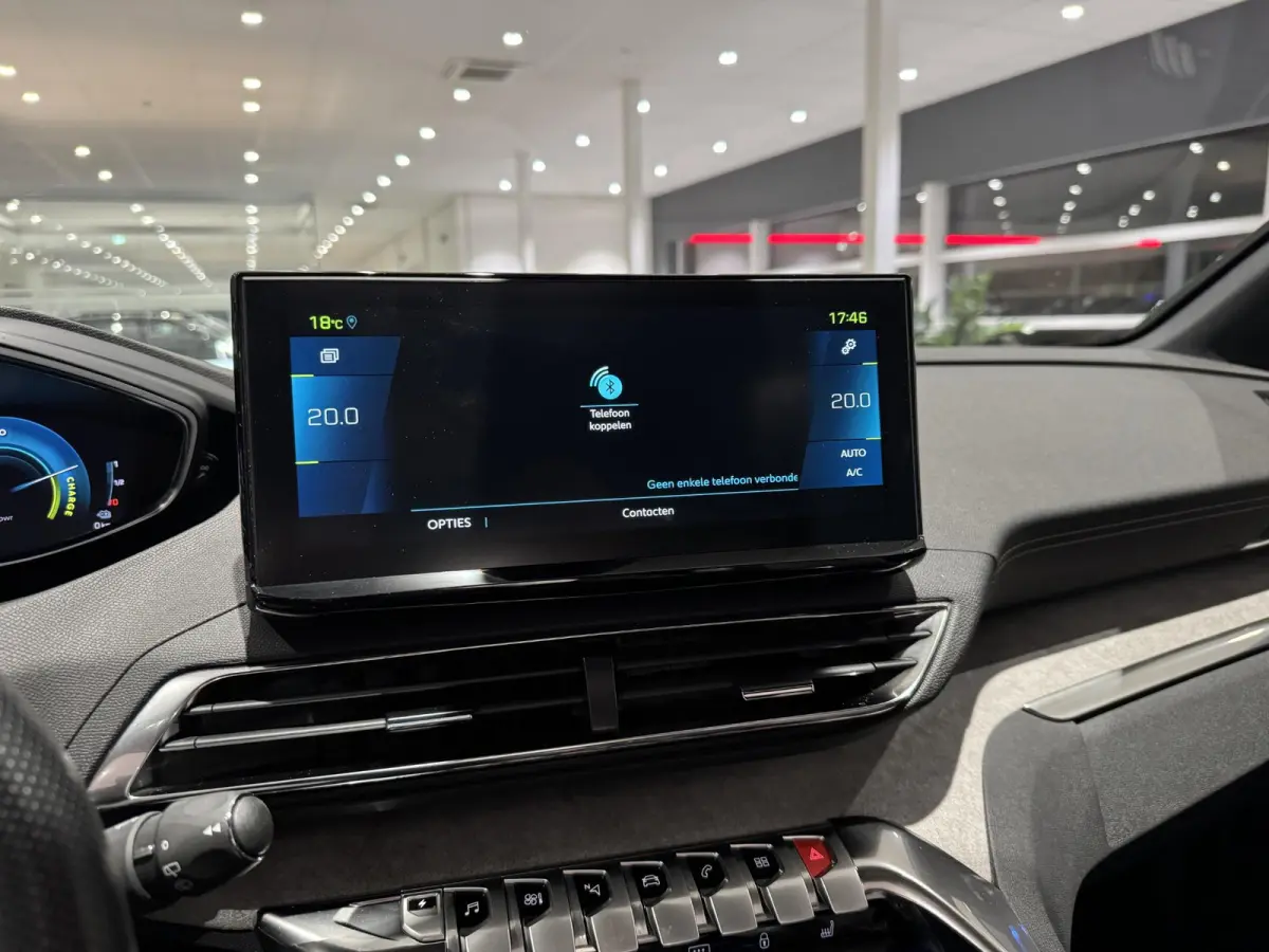1.6 HYbrid 225 GT Automaat | Climate Control | Elek. Schuif / Kantel Dak | Elek. Kofferklep | Voorstoelen Verwarmd | Full Map Navigatie | Apple Carplay / Android Auto | Camera | Parkeersenso