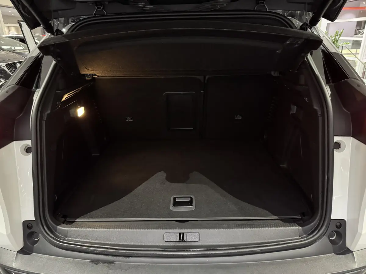 1.6 HYbrid 225 GT Automaat | Climate Control | Elek. Schuif / Kantel Dak | Elek. Kofferklep | Voorstoelen Verwarmd | Full Map Navigatie | Apple Carplay / Android Auto | Camera | Parkeersenso
