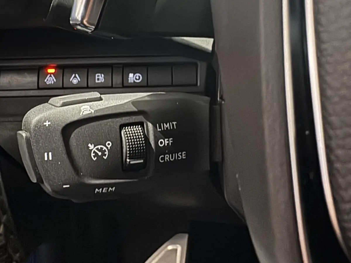 1.6 HYbrid 225 GT Automaat | Climate Control | Elek. Schuif / Kantel Dak | Elek. Kofferklep | Voorstoelen Verwarmd | Full Map Navigatie | Apple Carplay / Android Auto | Camera | Parkeersenso