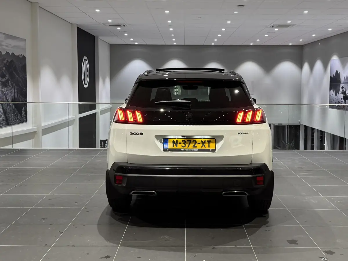 1.6 HYbrid 225 GT Automaat | Climate Control | Elek. Schuif / Kantel Dak | Elek. Kofferklep | Voorstoelen Verwarmd | Full Map Navigatie | Apple Carplay / Android Auto | Camera | Parkeersenso