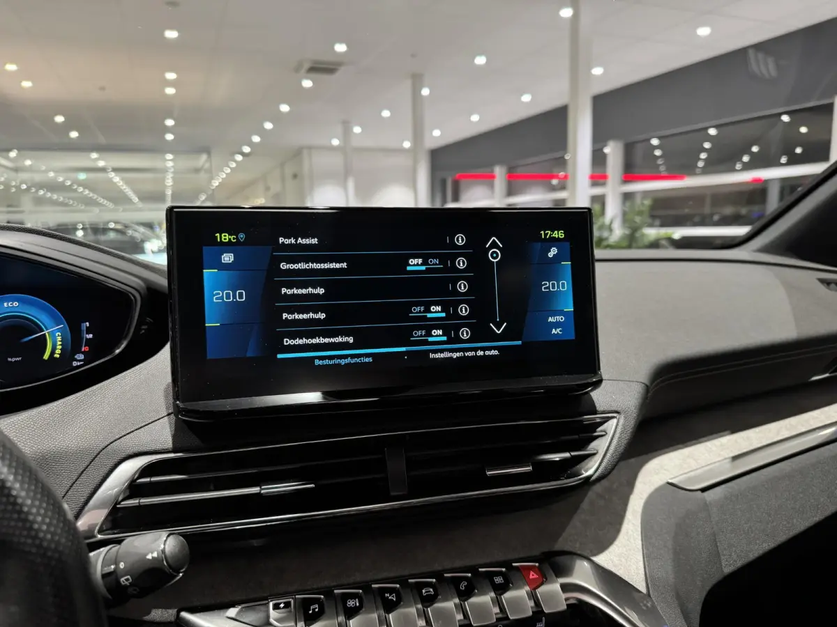 1.6 HYbrid 225 GT Automaat | Climate Control | Elek. Schuif / Kantel Dak | Elek. Kofferklep | Voorstoelen Verwarmd | Full Map Navigatie | Apple Carplay / Android Auto | Camera | Parkeersenso