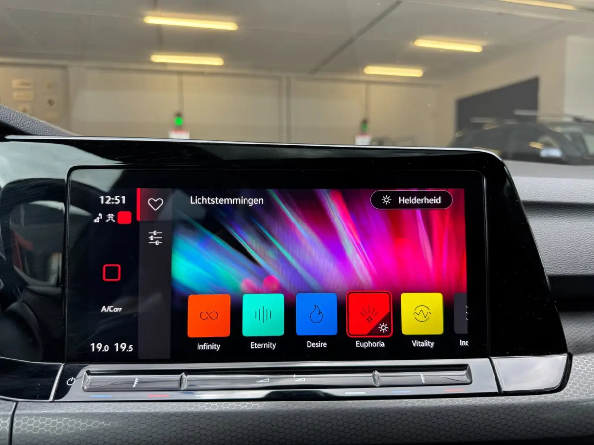 2.0 TSI GTI / PANO / SFEER / KEYLESS / CARPLAY / FLIPPERS / CLIMATE / ADAPTIEVE CRUISE / DAB+ / PRIVACY GLASS !