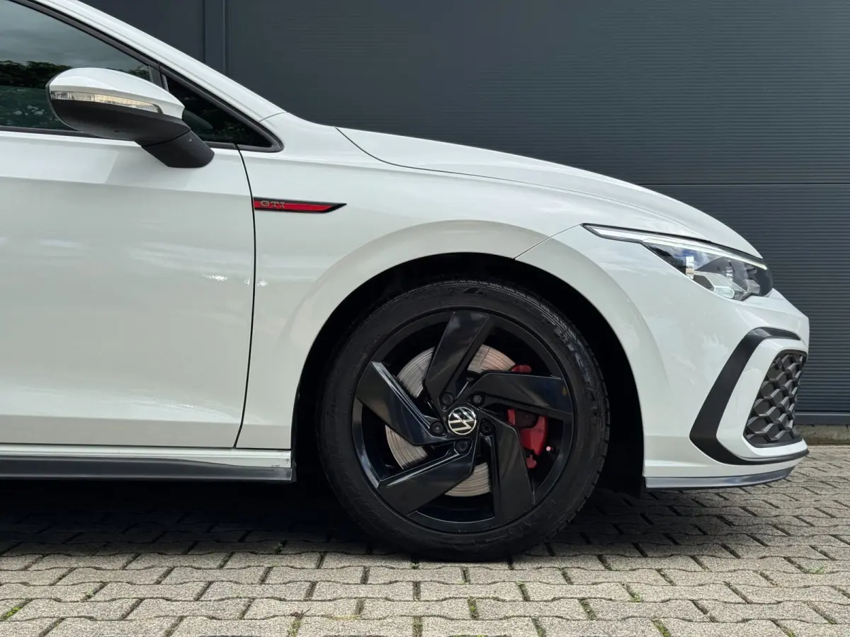 2.0 TSI GTI / PANO / SFEER / KEYLESS / CARPLAY / FLIPPERS / CLIMATE / ADAPTIEVE CRUISE / DAB+ / PRIVACY GLASS !