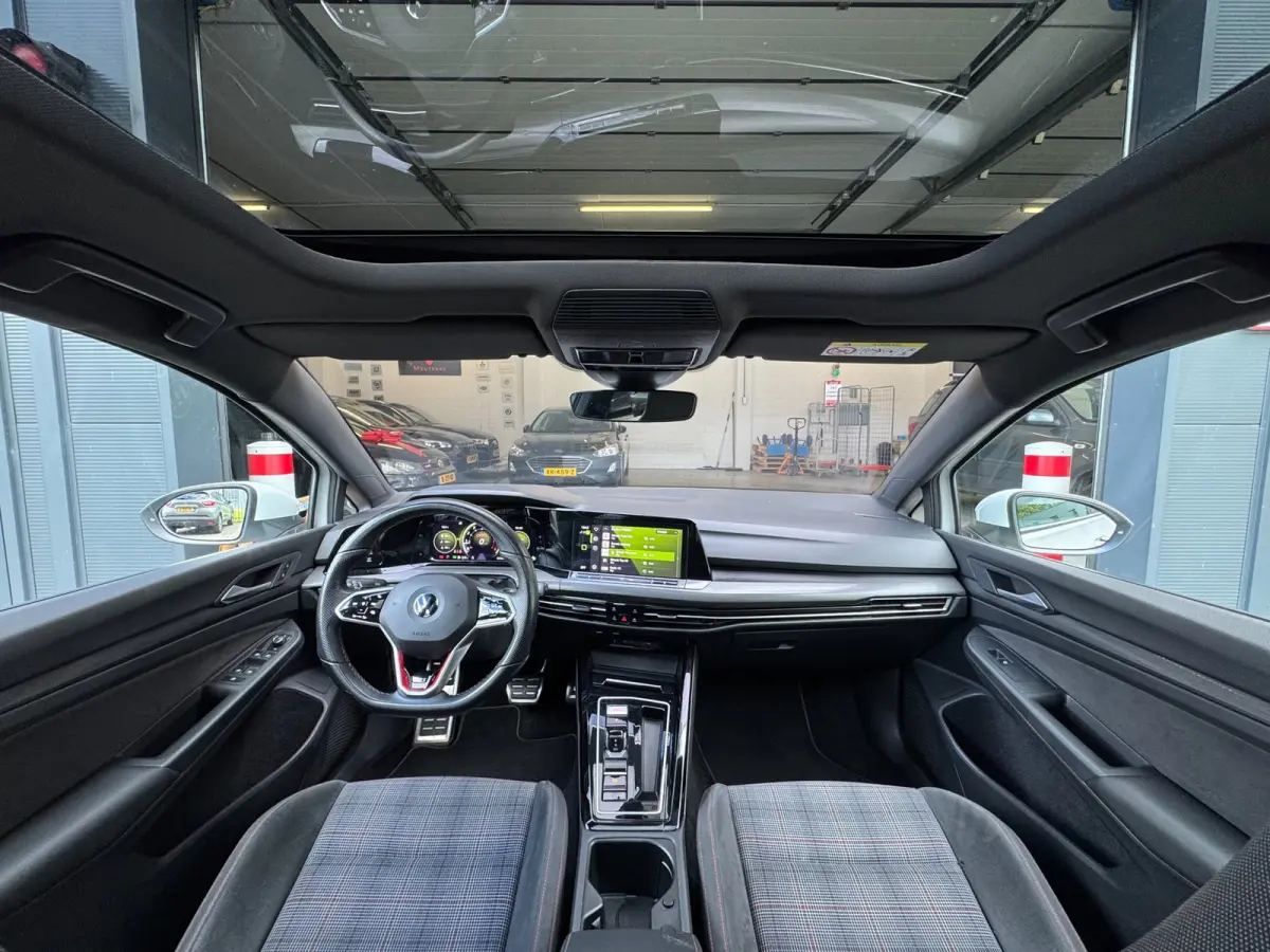 2.0 TSI GTI / PANO / SFEER / KEYLESS / CARPLAY / FLIPPERS / CLIMATE / ADAPTIEVE CRUISE / DAB+ / PRIVACY GLASS !