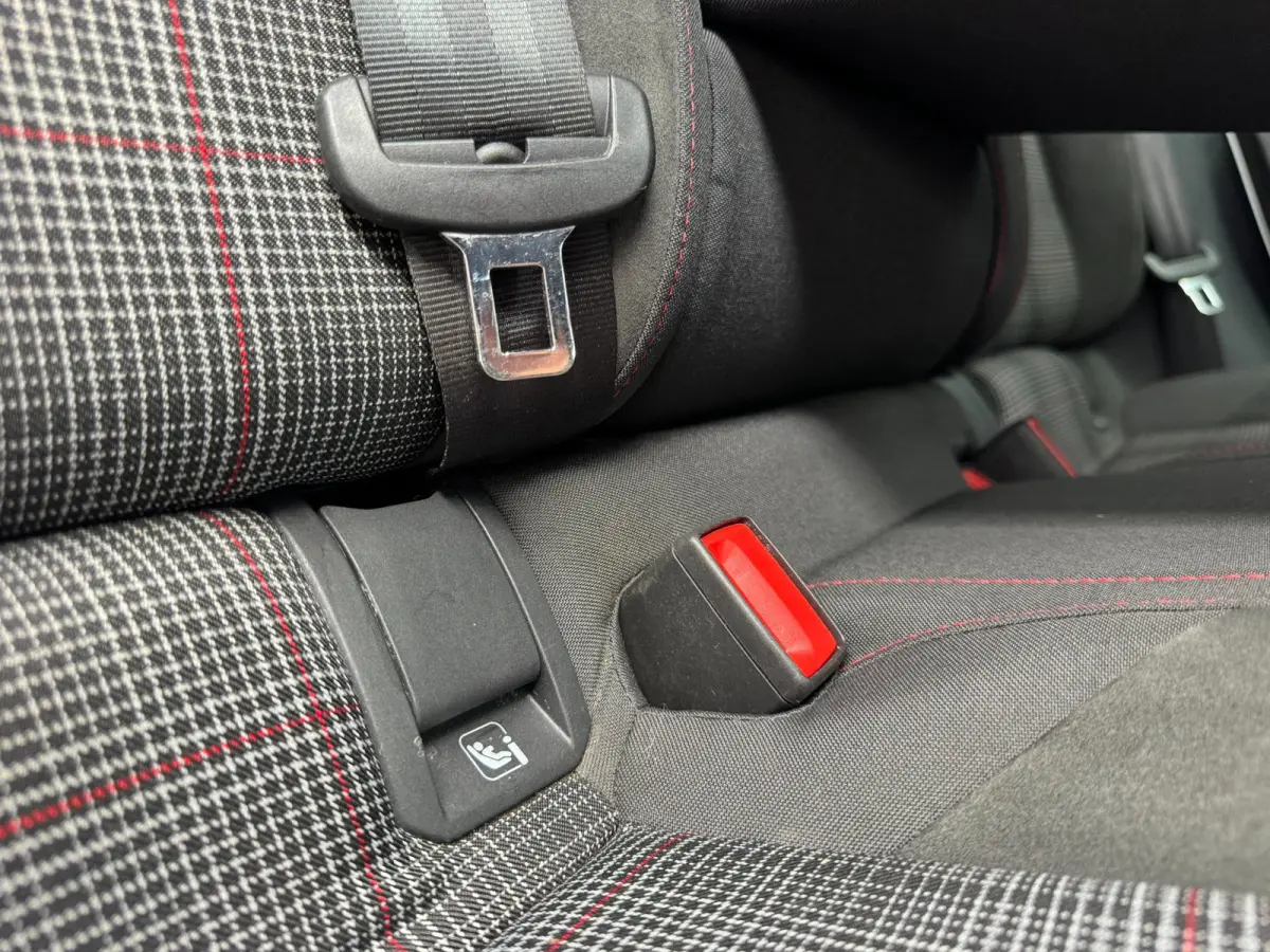 2.0 TSI GTI / PANO / SFEER / KEYLESS / CARPLAY / FLIPPERS / CLIMATE / ADAPTIEVE CRUISE / DAB+ / PRIVACY GLASS !