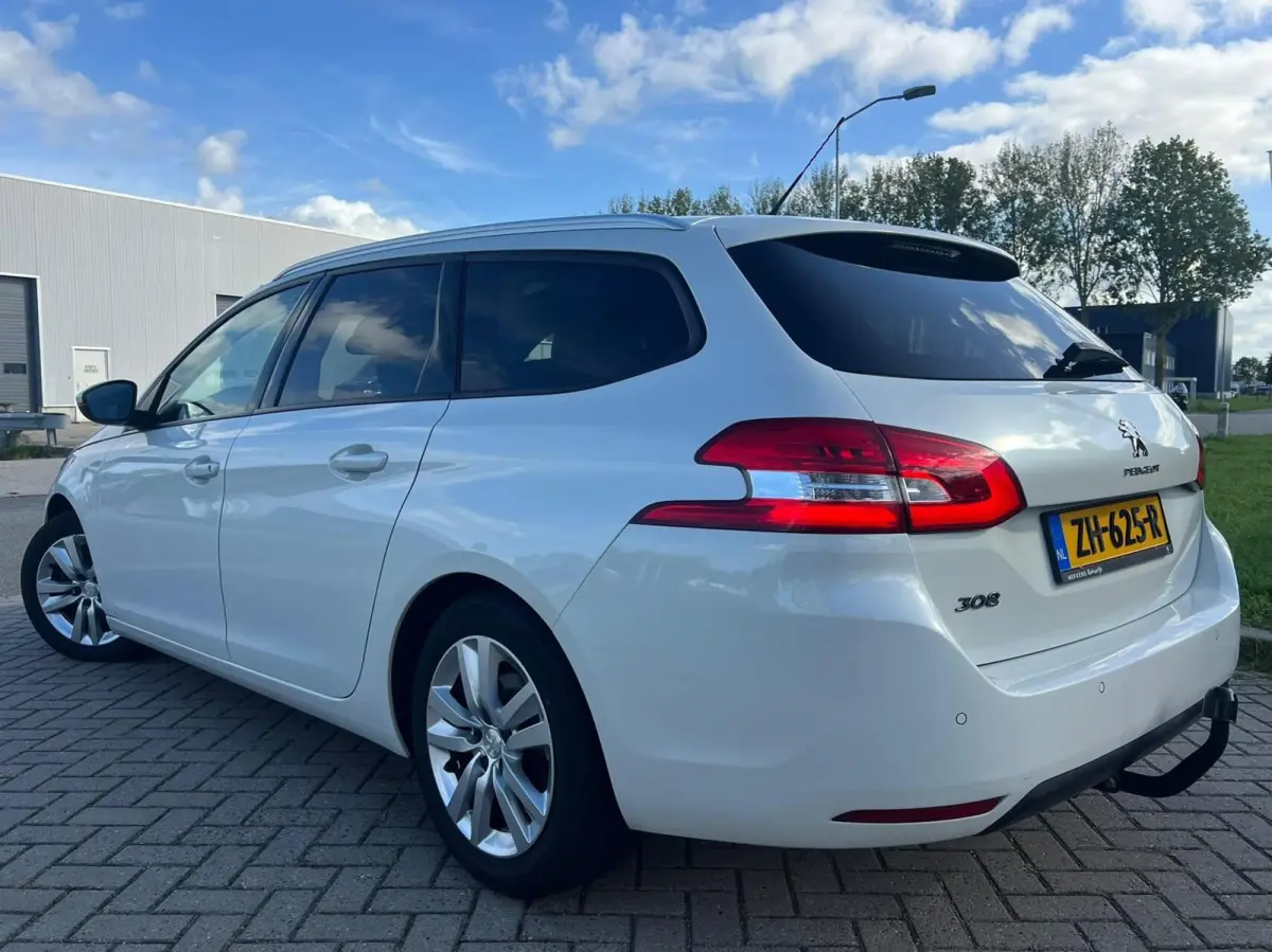 1.2 PureTech Blue Lease Executive Cruise Pano