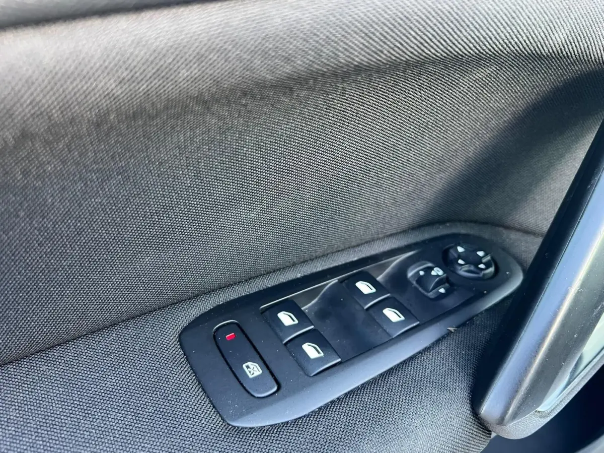 1.2 PureTech Blue Lease Executive Cruise Pano