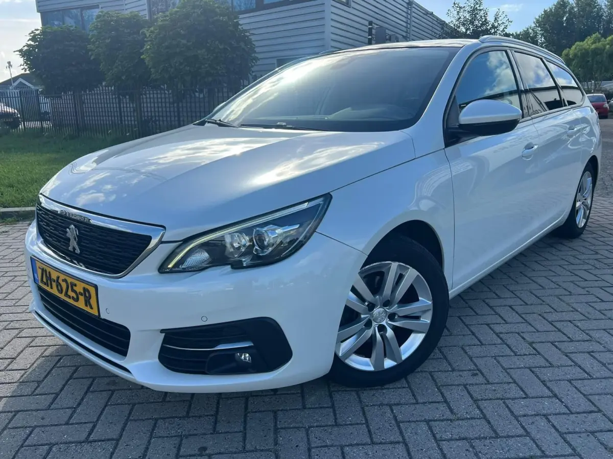 1.2 PureTech Blue Lease Executive Cruise Pano