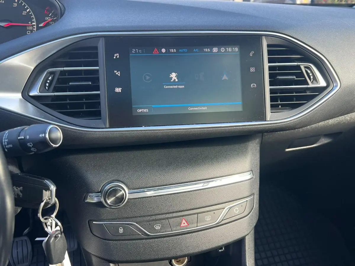 1.2 PureTech Blue Lease Executive Cruise Pano