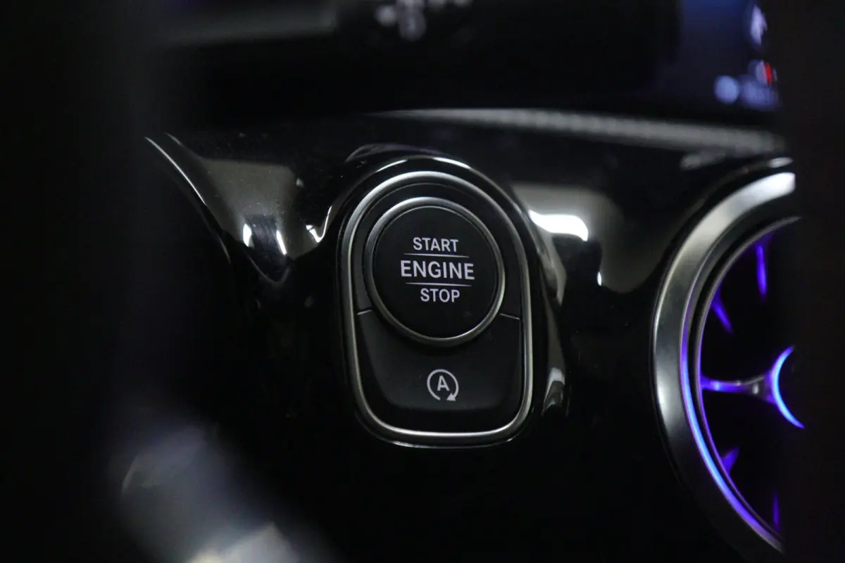 200 AMG /PANO/MEMORY/KEYLESS/SFEER/CAMERA/BOMVOL