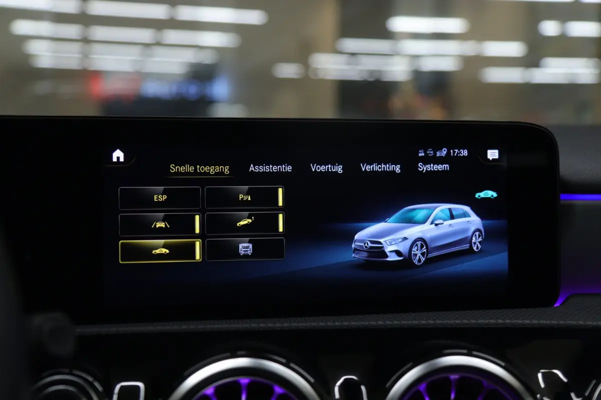 200 AMG /PANO/MEMORY/KEYLESS/SFEER/CAMERA/BOMVOL