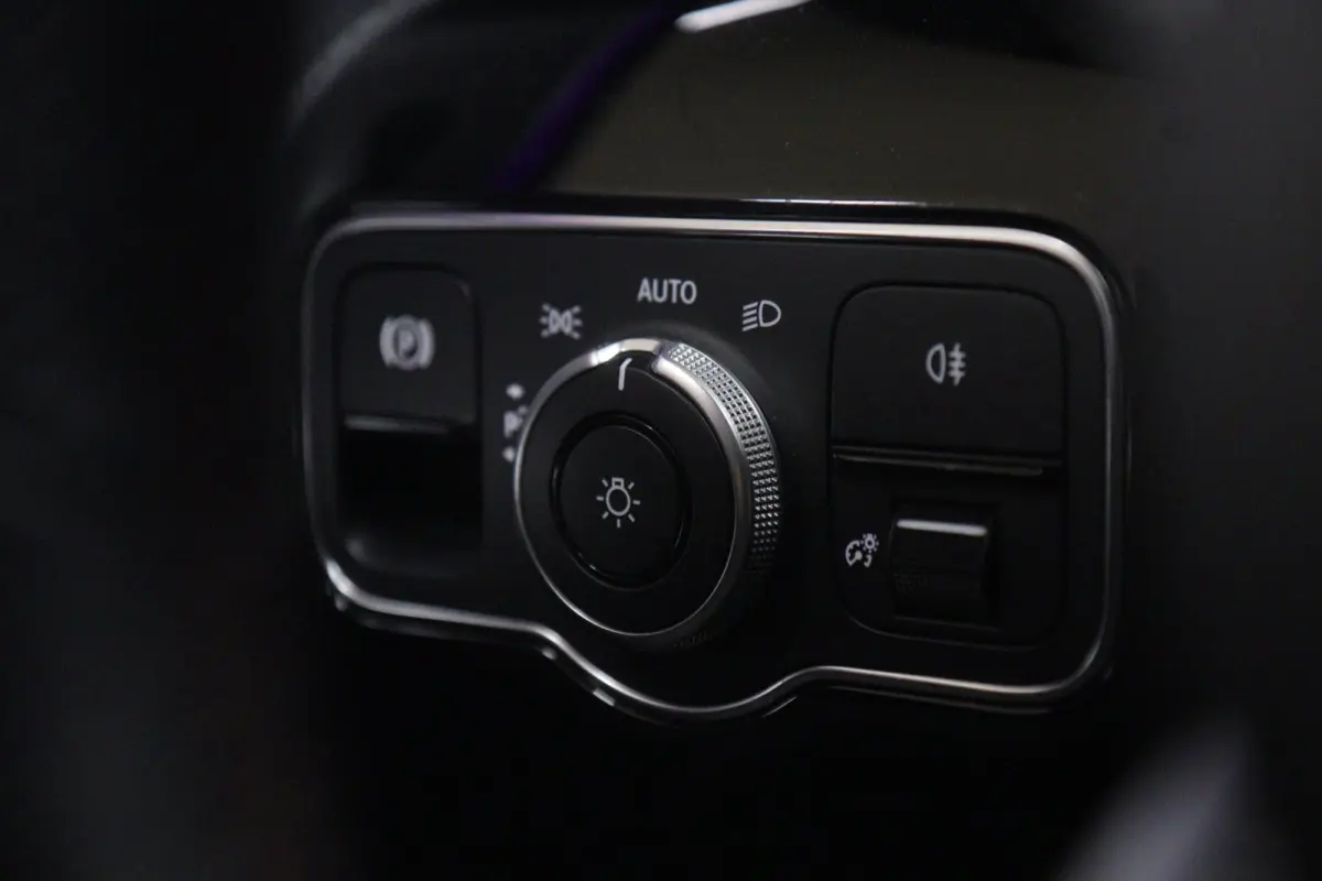 200 AMG /PANO/MEMORY/KEYLESS/SFEER/CAMERA/BOMVOL