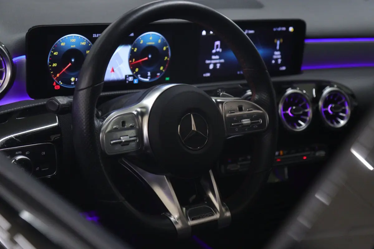 200 AMG /PANO/MEMORY/KEYLESS/SFEER/CAMERA/BOMVOL
