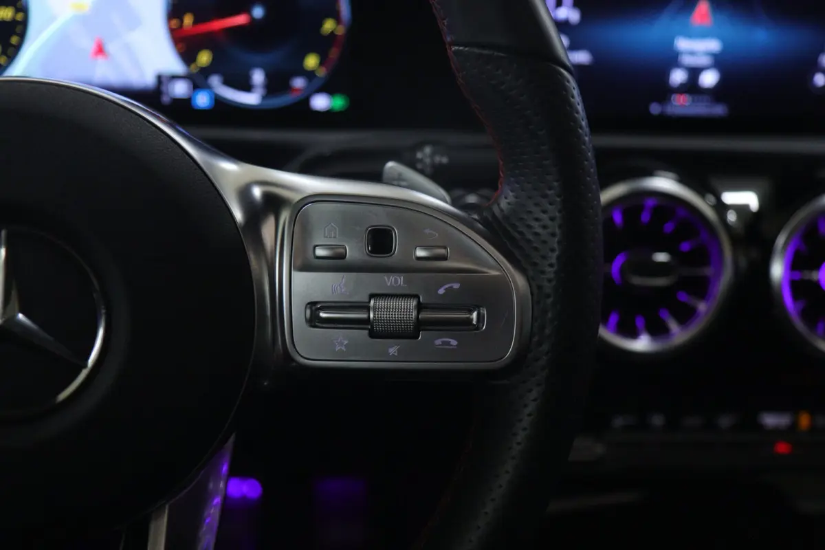 200 AMG /PANO/MEMORY/KEYLESS/SFEER/CAMERA/BOMVOL