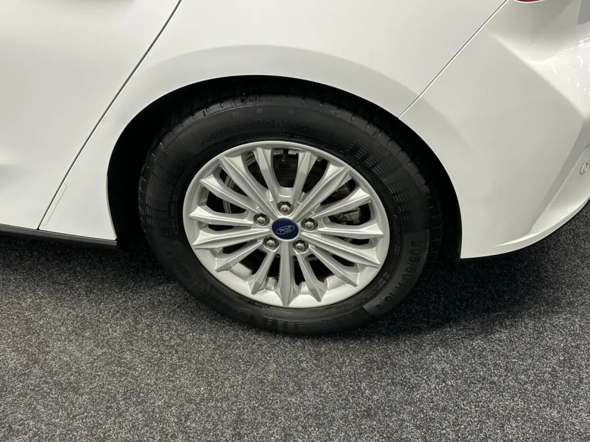 1.0 EcoBoost Titanium Business NAVI CRUISE LM ECC.