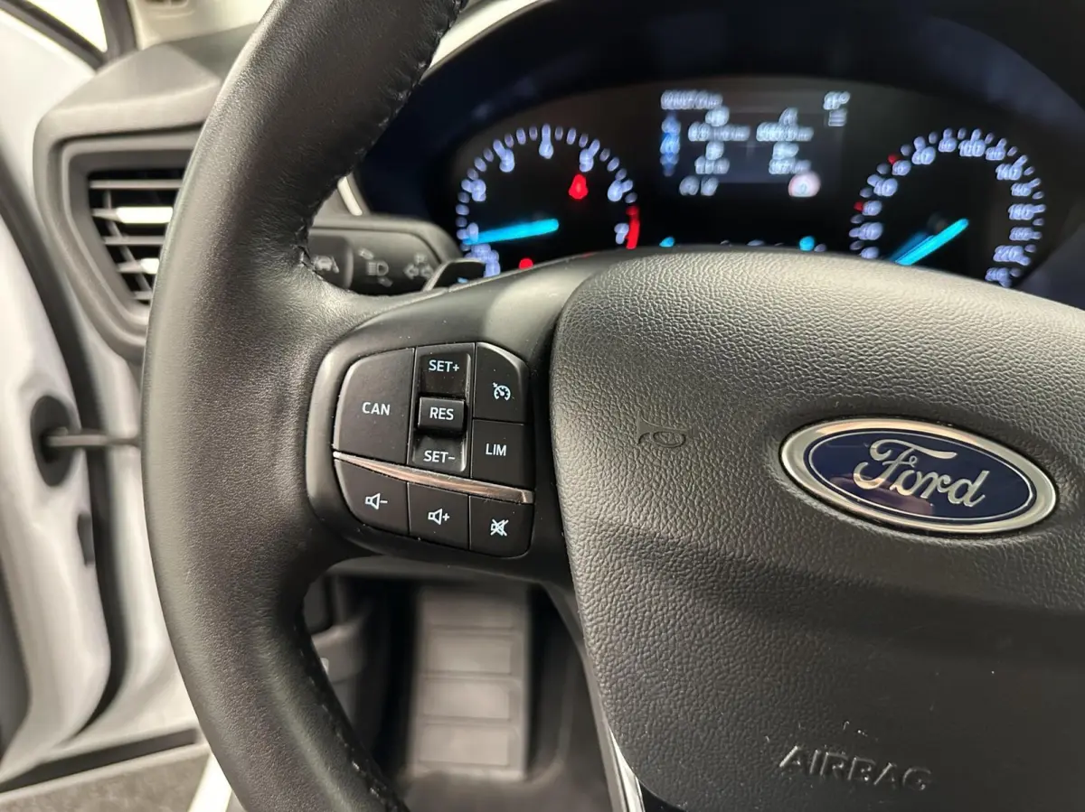1.0 EcoBoost Titanium Business NAVI CRUISE LM ECC.
