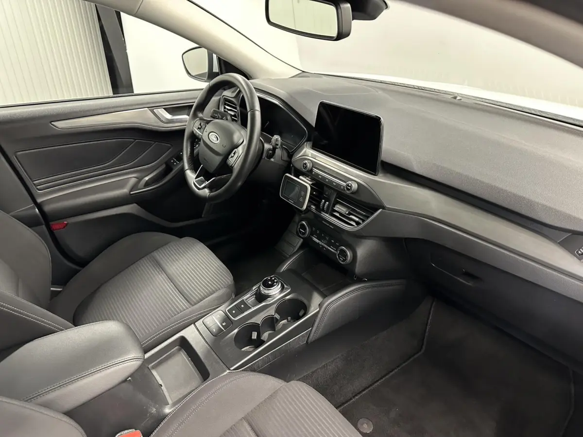 1.0 EcoBoost Titanium Business NAVI CRUISE LM ECC.