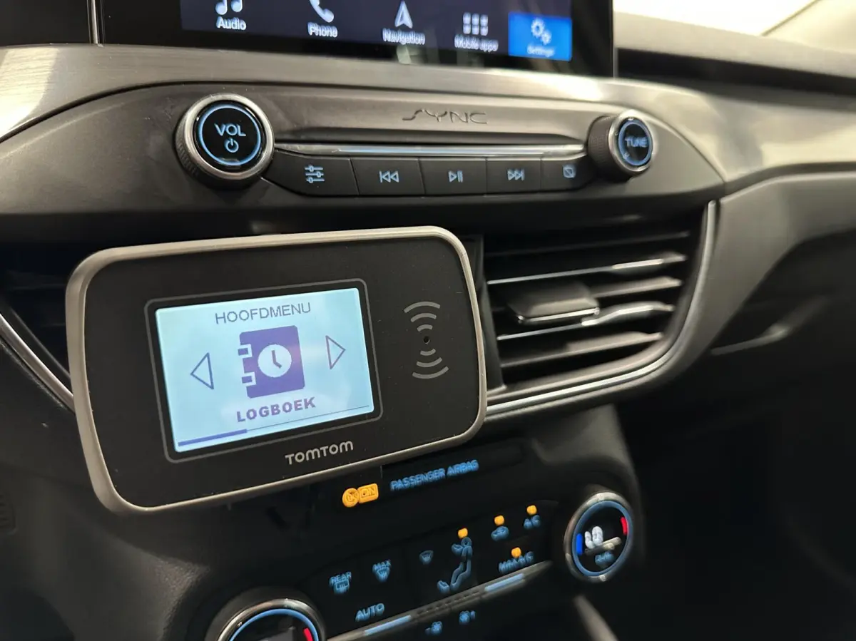 1.0 EcoBoost Titanium Business NAVI CRUISE LM ECC.