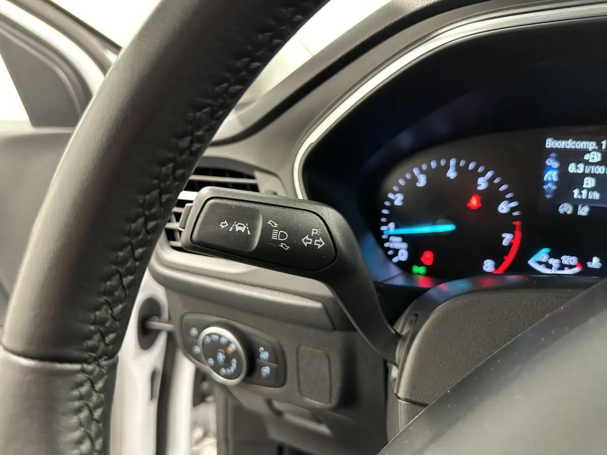 1.0 EcoBoost Titanium Business NAVI CRUISE LM ECC.