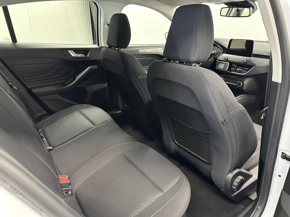 1.0 EcoBoost Titanium Business NAVI CRUISE LM ECC.