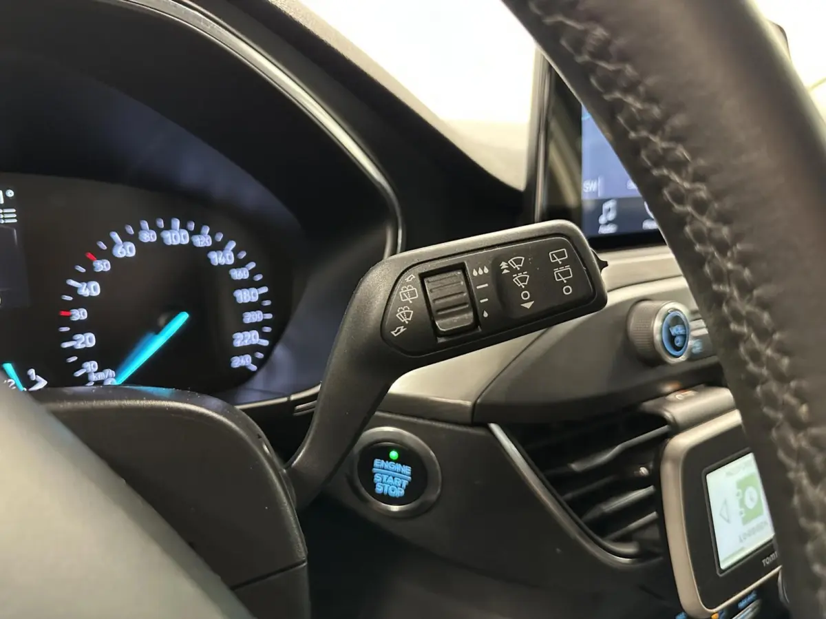 1.0 EcoBoost Titanium Business NAVI CRUISE LM ECC.