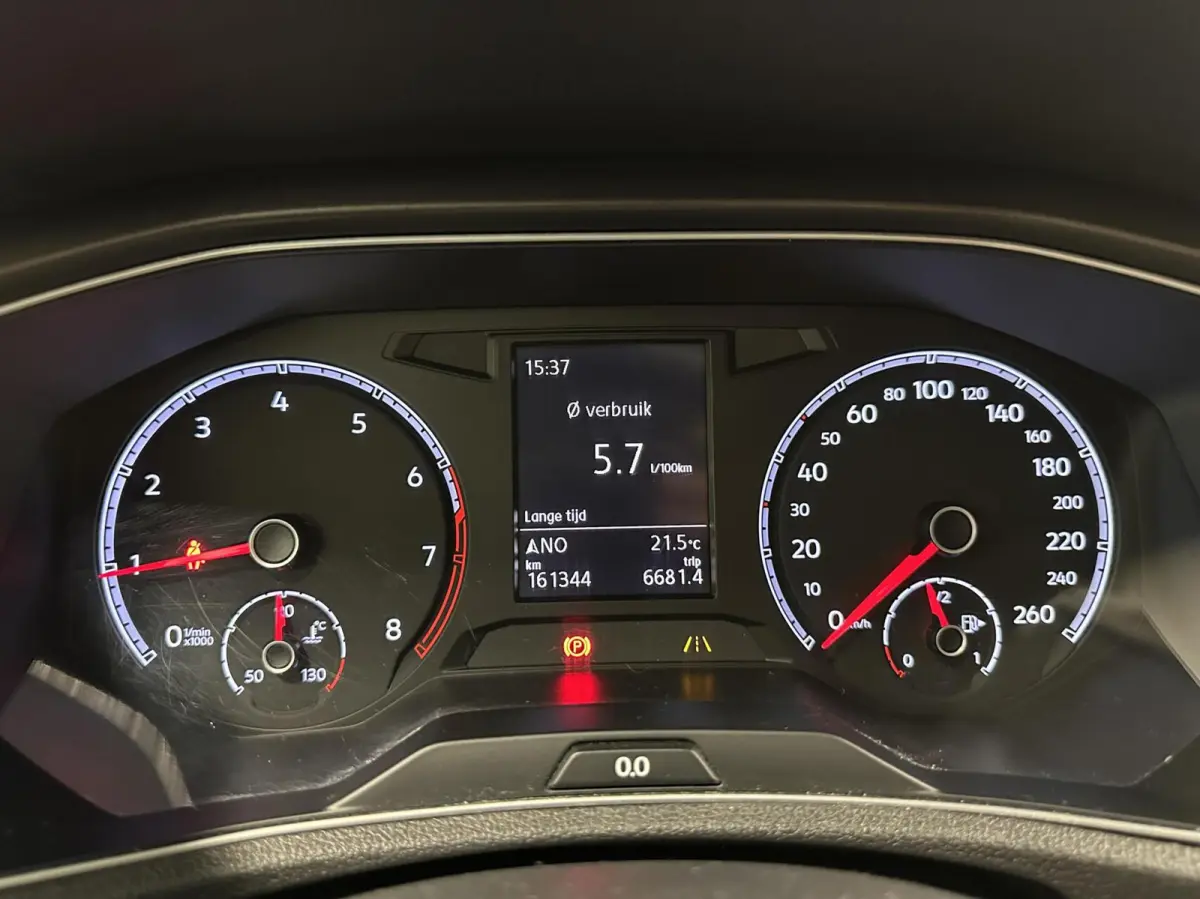 1.0 TSI Style Business CARPLAY NAVI ADAPTIEF CRUISE LM ECC STOELVERWARMING.