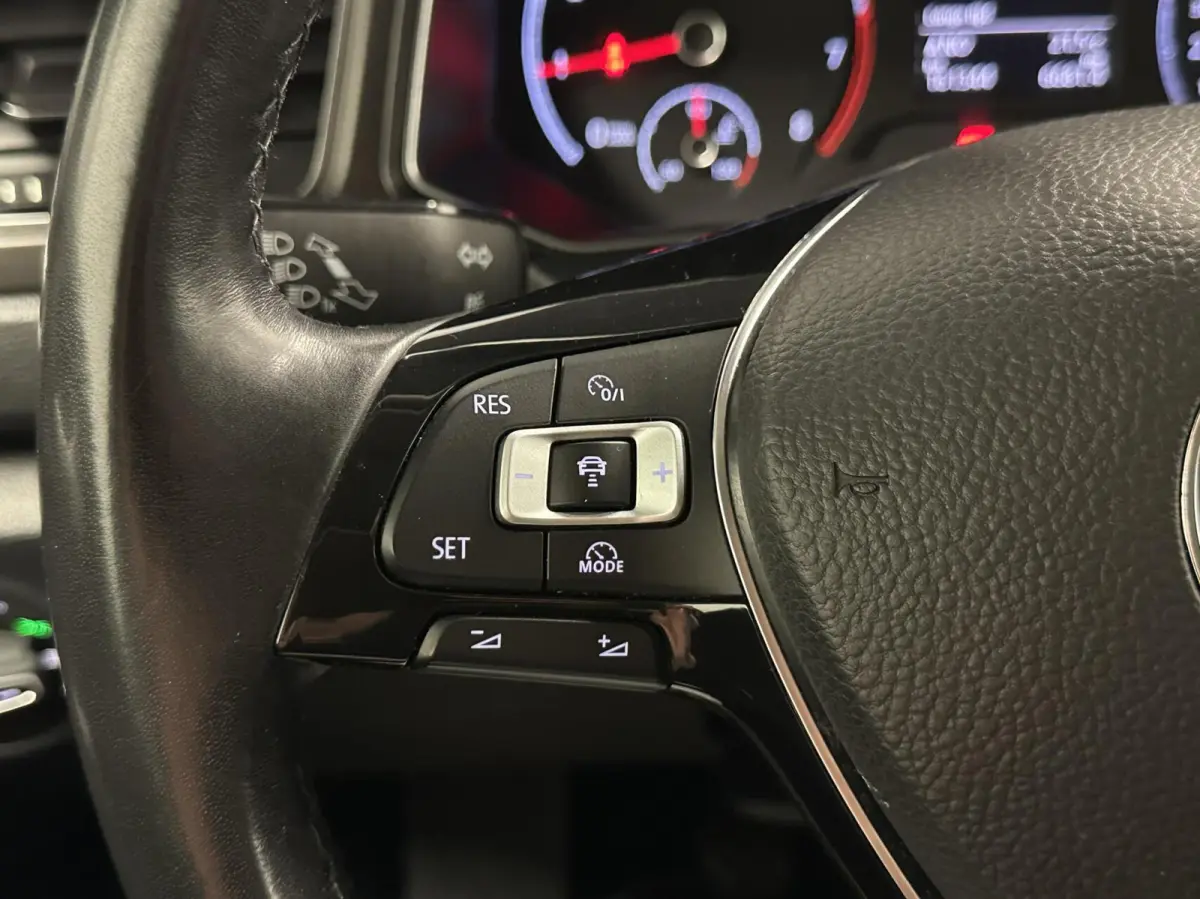 1.0 TSI Style Business CARPLAY NAVI ADAPTIEF CRUISE LM ECC STOELVERWARMING.