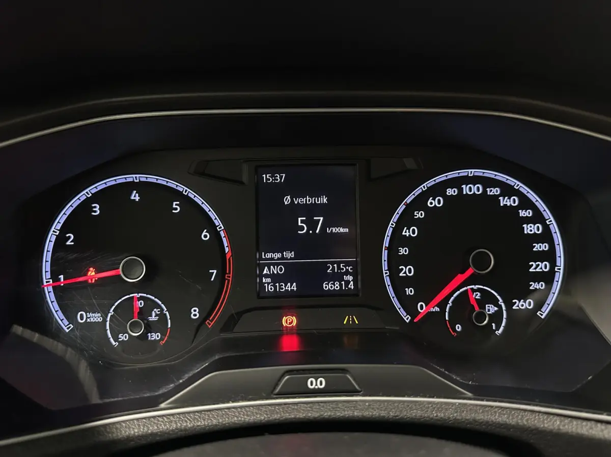 1.0 TSI Style Business CARPLAY NAVI ADAPTIEF CRUISE LM ECC STOELVERWARMING.