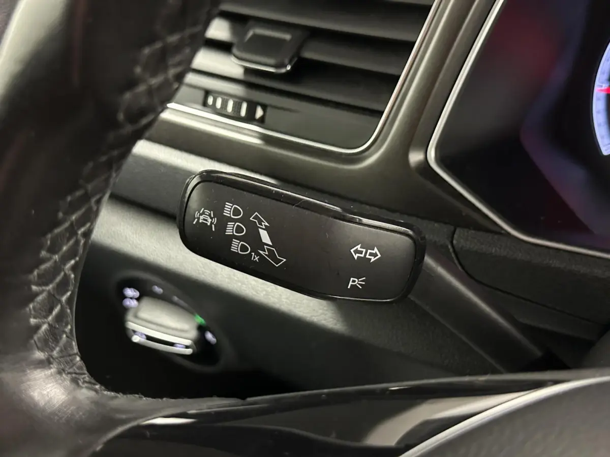 1.0 TSI Style Business CARPLAY NAVI ADAPTIEF CRUISE LM ECC STOELVERWARMING.