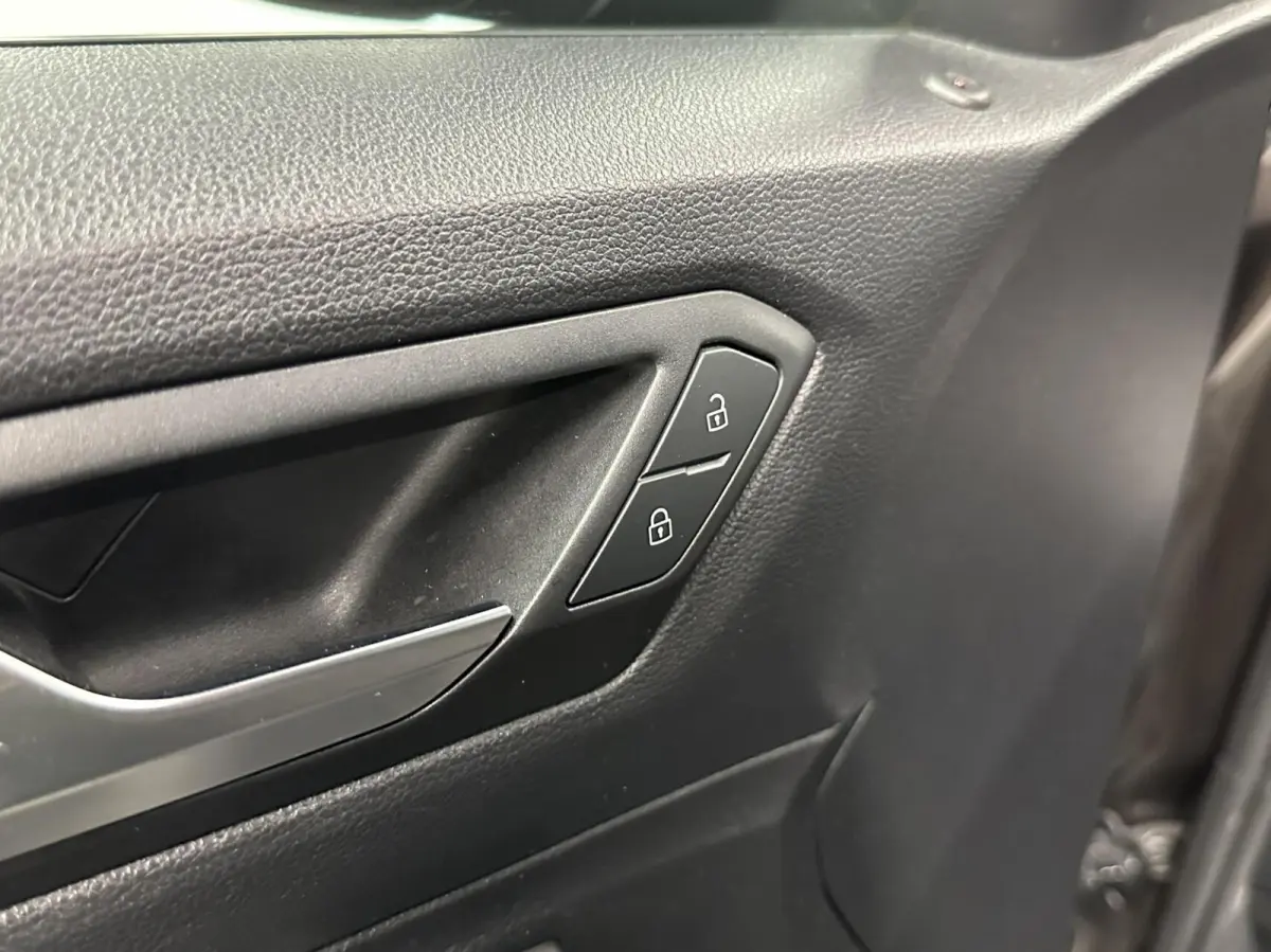 1.0 TSI Style Business CARPLAY NAVI ADAPTIEF CRUISE LM ECC STOELVERWARMING.