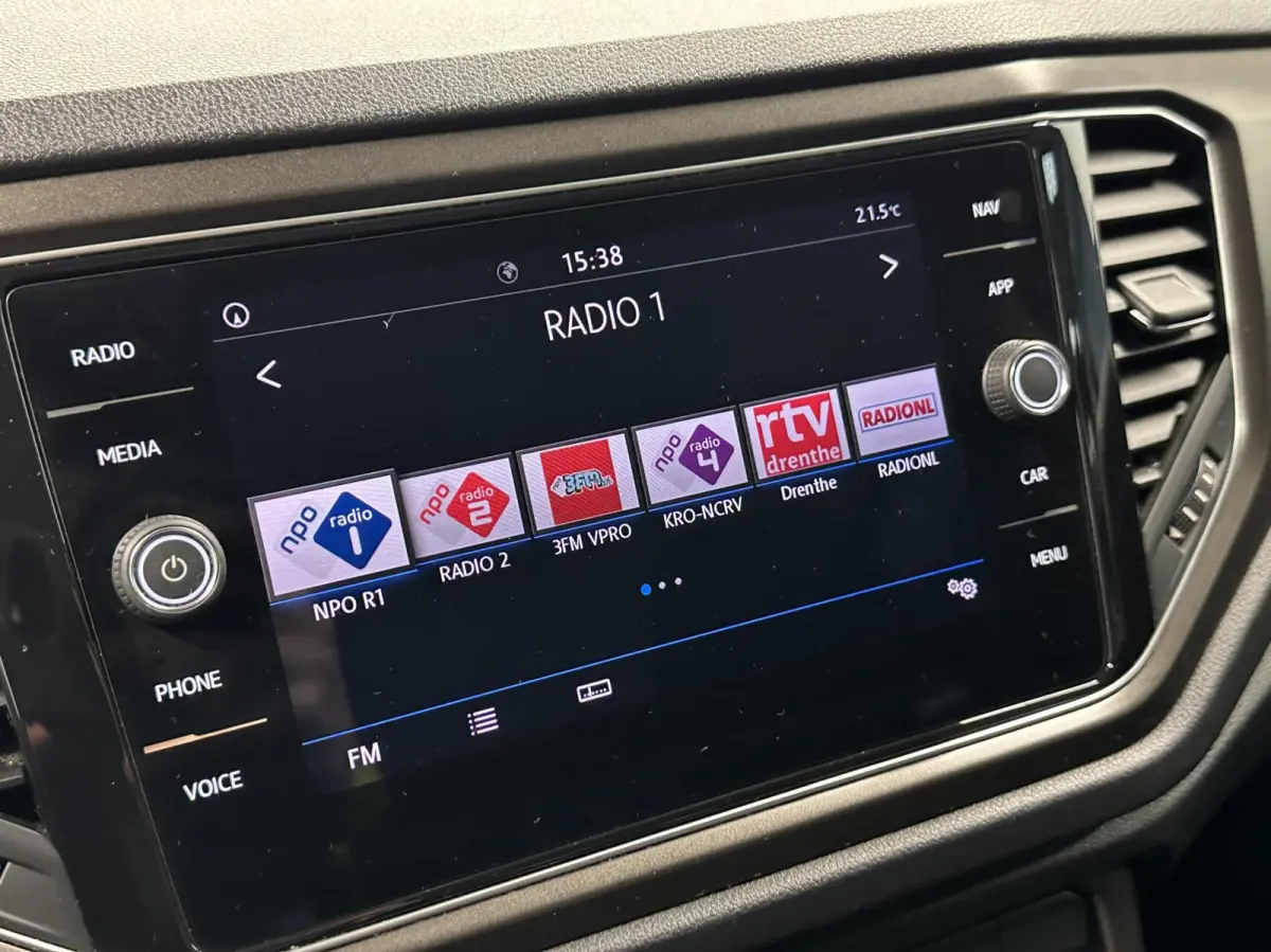 1.0 TSI Style Business CARPLAY NAVI ADAPTIEF CRUISE LM ECC STOELVERWARMING.