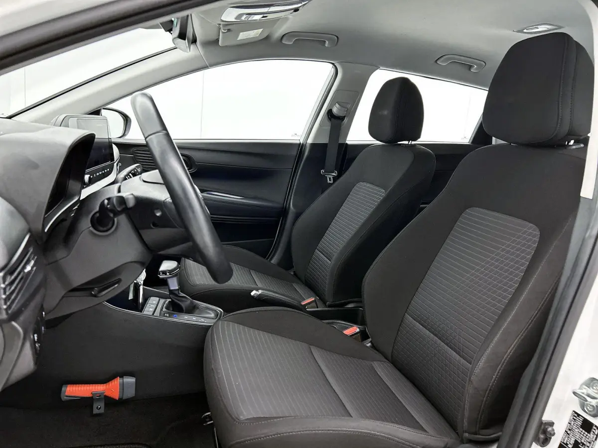 1.0 100pk Comfort Smart Automaat | Navigatie | Airco | Cruise Control | Camera | 16"LMV | Dodehoekdetectie | LED | Apple Carplay/Android Auto |