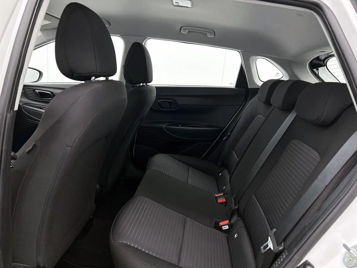 1.0 100pk Comfort Smart Automaat | Navigatie | Airco | Cruise Control | Camera | 16"LMV | Dodehoekdetectie | LED | Apple Carplay/Android Auto |