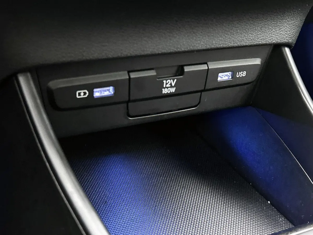 1.0 100pk Comfort Smart Automaat | Navigatie | Airco | Cruise Control | Camera | 16"LMV | Dodehoekdetectie | LED | Apple Carplay/Android Auto |