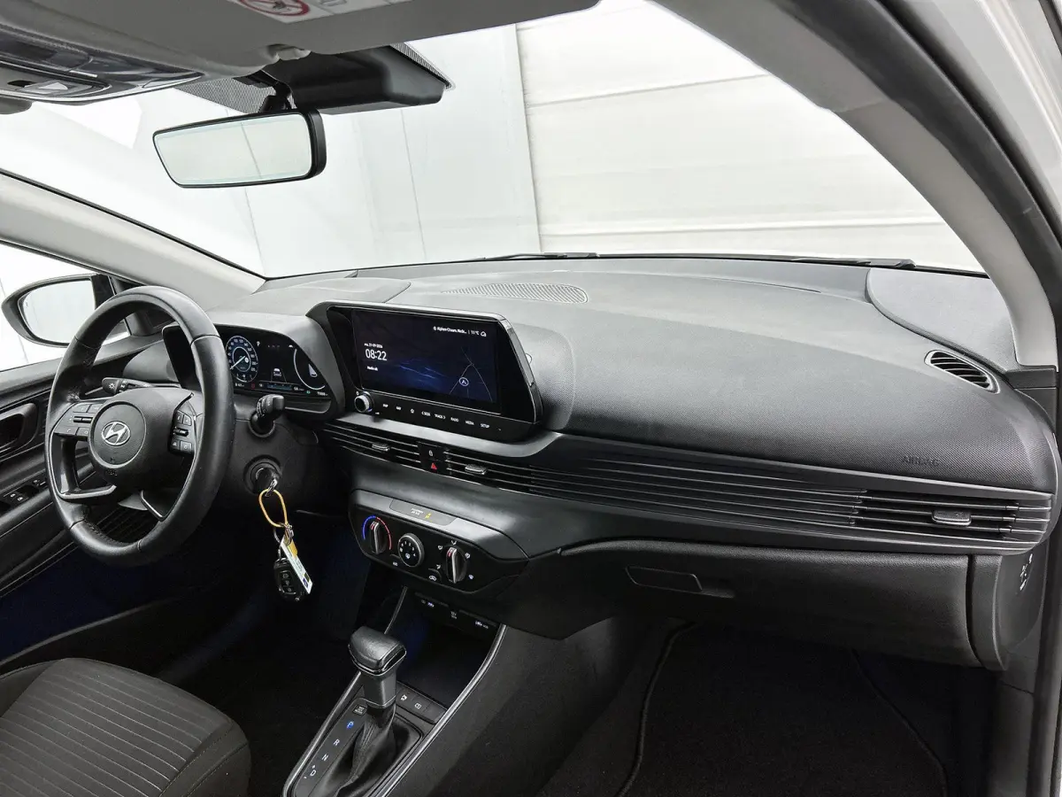 1.0 100pk Comfort Smart Automaat | Navigatie | Airco | Cruise Control | Camera | 16"LMV | Dodehoekdetectie | LED | Apple Carplay/Android Auto |